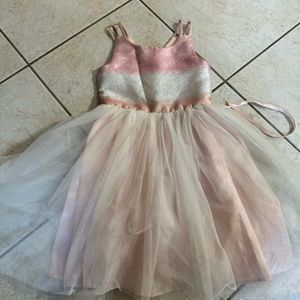 Girls dress